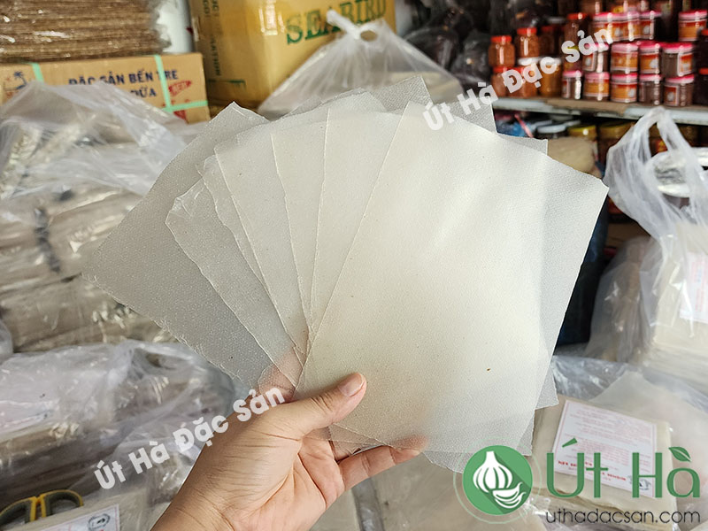 Bánh tráng Quảng Nam dùng trong bữa cơm
