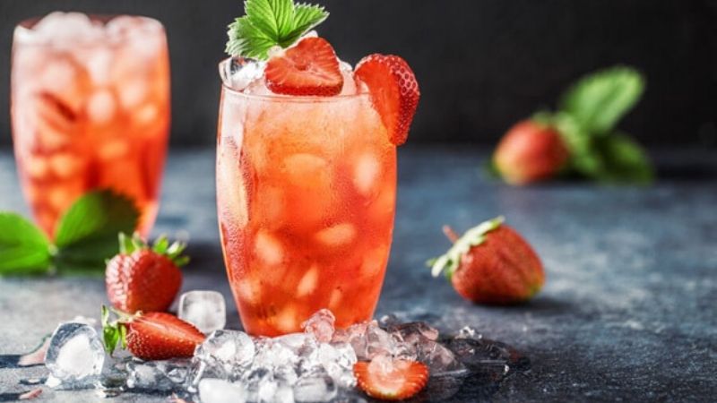 Soda pha mứt dâu tây